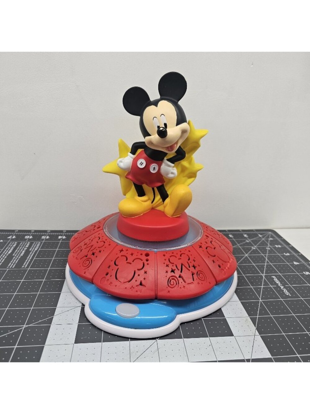 VIDEO Disney MICKEY MOUSE Talking Musical Sing Glow Rotating Designs Night Light
